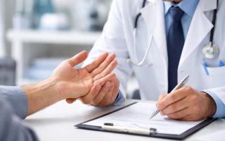 medecin-main-patient-notes
