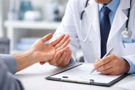 medecin-main-patient-notes